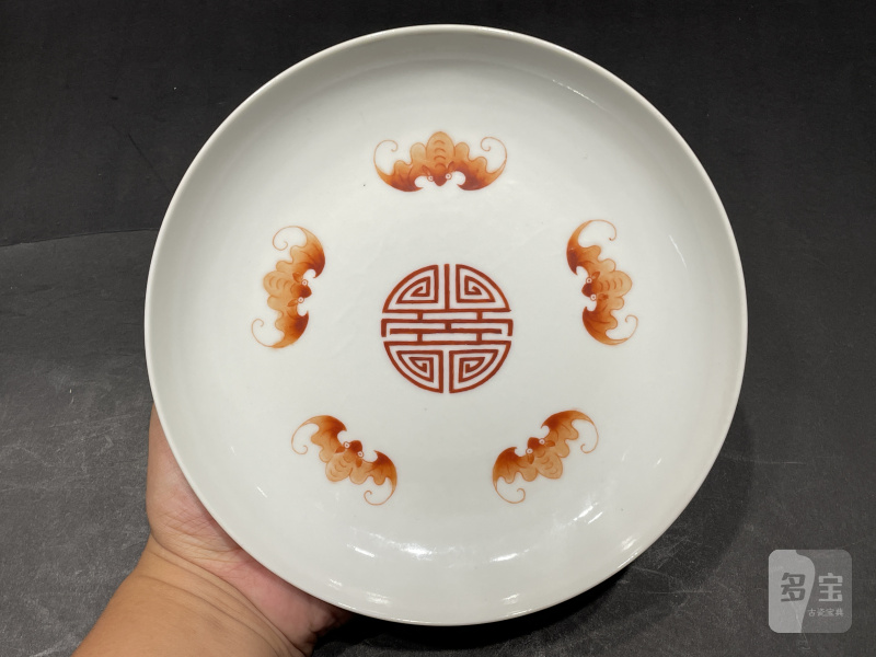 清嘉庆 粉彩折枝花卉福寿纹盘 - 图2